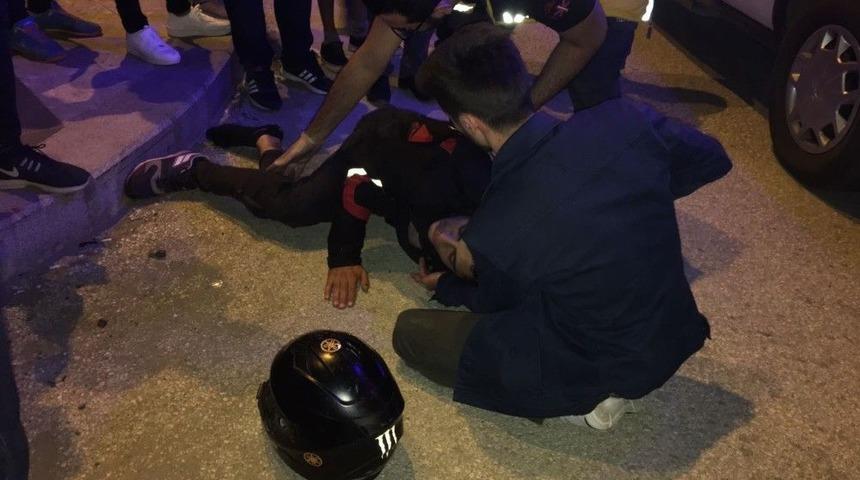 Motosiklet S&uuml;r&uuml;c&uuml;s&uuml; Otomobile &Ccedil;arptı; 1 Yaralı