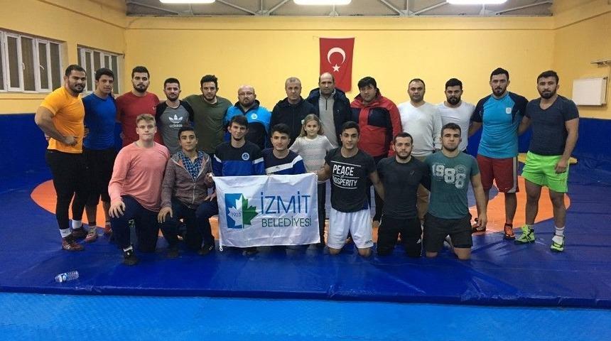 İzmit Belediyespor Yeni G&uuml;reş&ccedil;ilerini Se&ccedil;iyor