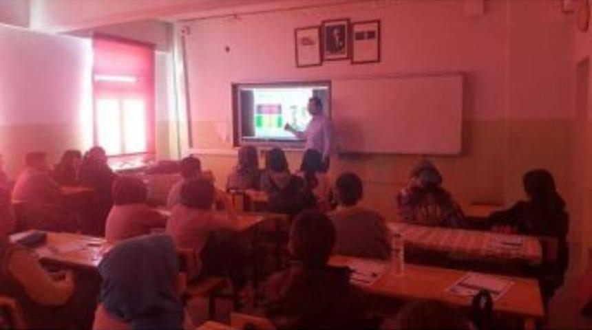 Aslanapa Ortaokulu’nda Afet Eğitimi