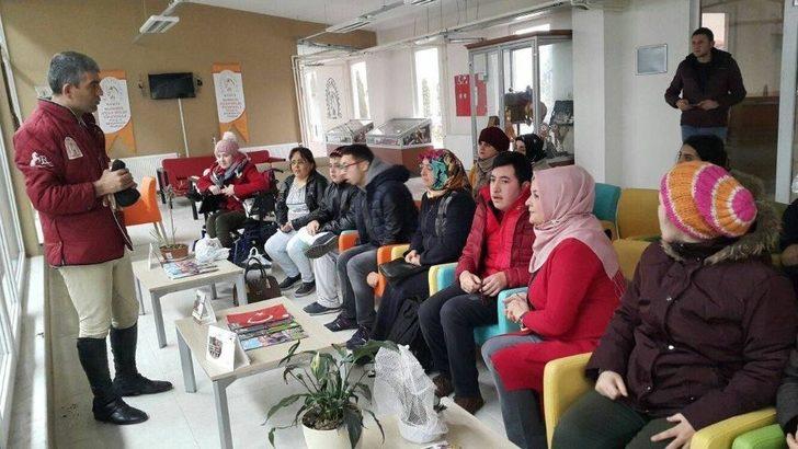 Özel Çocuklara Esogü At Binicilik Meslek Yüksek Okulu’nda Atlarla Terapi G2