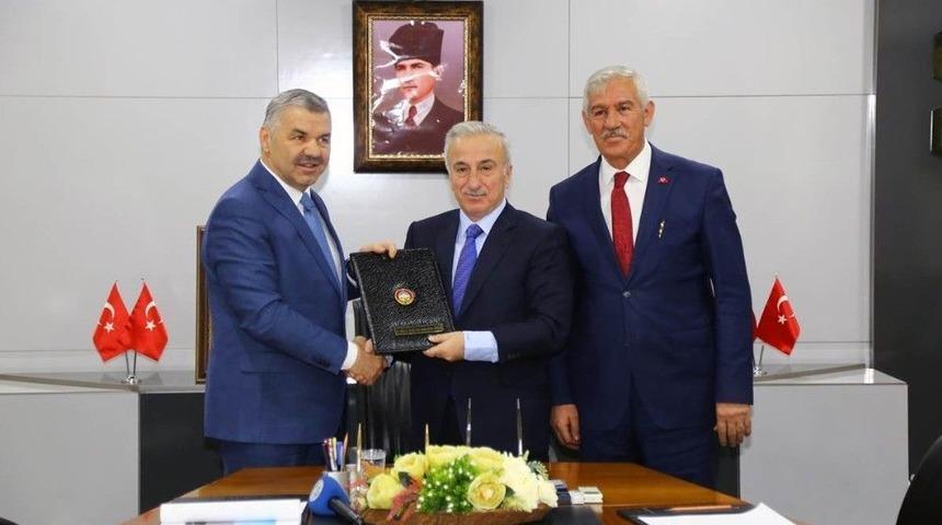 Vali Kam&ccedil;ı&rdquo; 2018 Okul Yapımı Konusunda Seferberlik Yılı Olacak&rdquo;