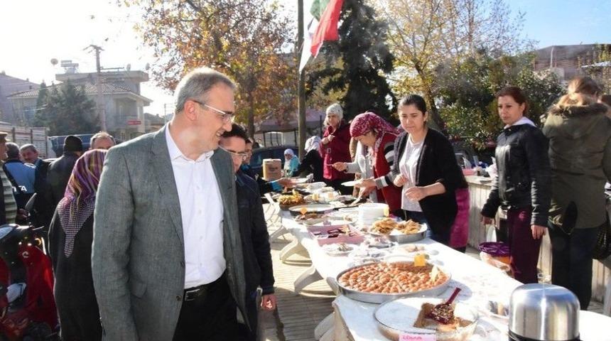 Başkan Kara&ccedil;oban Kur&rsquo;an Kursu İnşaatı İ&ccedil;in D&uuml;zenlenen Kermese Katıldı