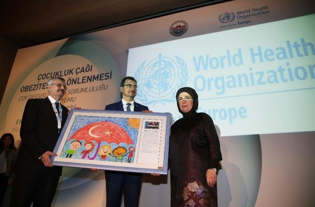 Emine Erdoğan: &ldquo;anne S&uuml;t&uuml; Obeziteye Yakalanma Riskini Azaltıyor&rdquo;