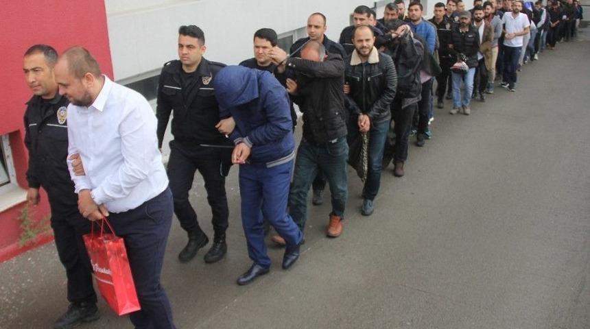 Adana Merkezli 10 İlde Yapılan "son Alo" Operasyonunda Tutuklanan Telefon Dolandırıcısı Kemal G&ouml;z&uuml;a&ccedil;ık&rsquo;ın Whatsapp&rsquo;tan Yaptığı Telefon G&ouml;r&uuml;şmesinde Elemanlarına Verdiği Dolandırıcılık &Ouml;nerileri Ortaya &Ccedil;ıktı