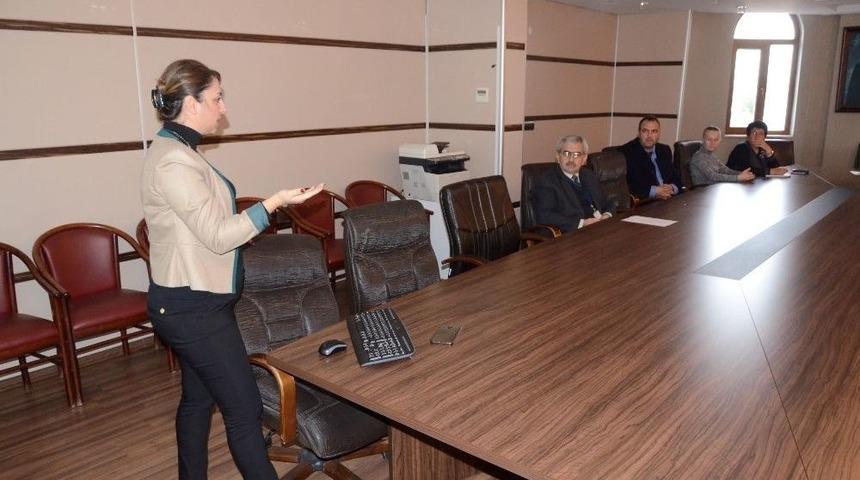 Kartepe Belediyesi&rsquo;nden Olumsuz D&uuml;ş&uuml;nceden Kurtulma Semineri