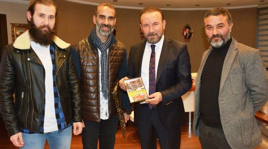 Kırmızı Otomobil Filmi Yapımcılarından Başkan Doğan&rsquo;a Ziyaret
