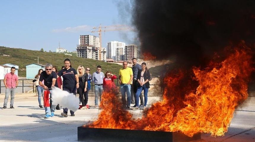 Buca&rsquo;da Uygulamalı Yangın Eğitimi