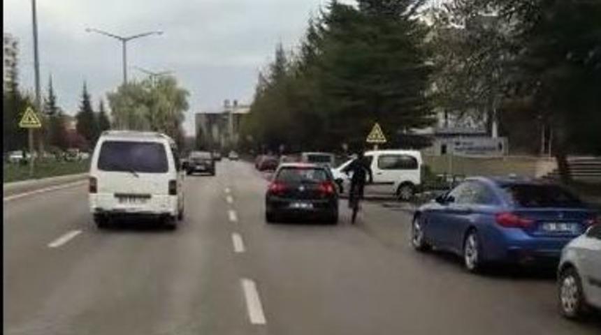 Canını Hi&ccedil;e Saydı