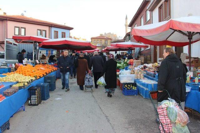 Domatesin Fiyatı Cep Yakıyor