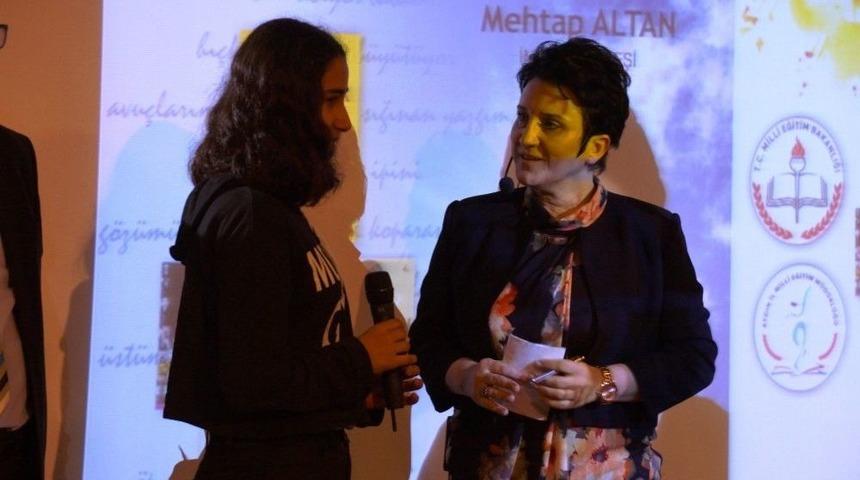 Eğitimci Yazar Ve Şair Mehtap Altın, Aydınlı &Ouml;ğrencilerle Buluştu
