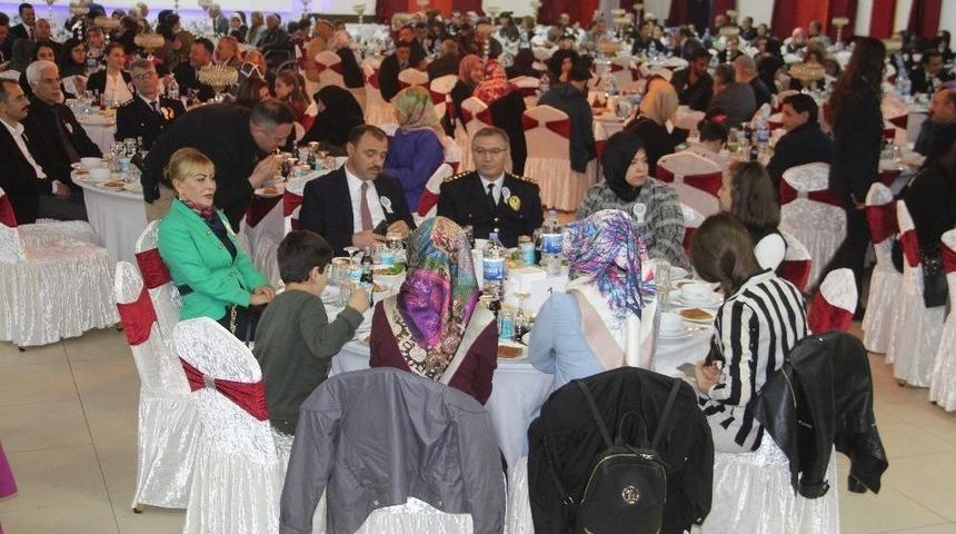 Vali Kaldırım;" Polisimiz, Askerimiz G&ouml;n&uuml;lden Hizmet Ediyor"