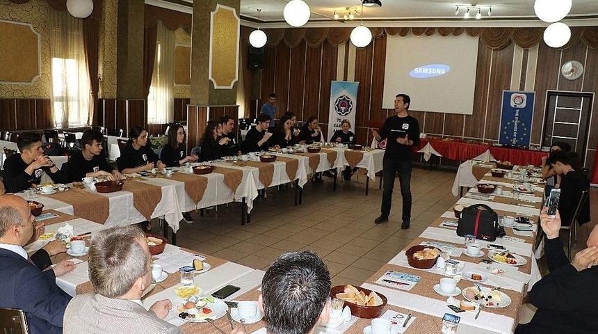 (&ouml;zel) &Ccedil;ekya&rsquo;da &lsquo;erik Dalı&rsquo; &Ouml;ğrettiler