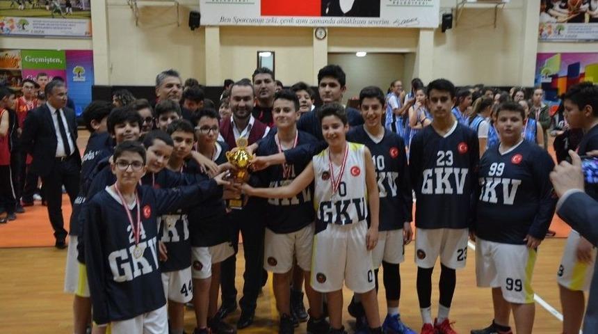 Potanın Efendisi Gaziantep Kolej Vakfı Namağlup Unvanla Şampiyon