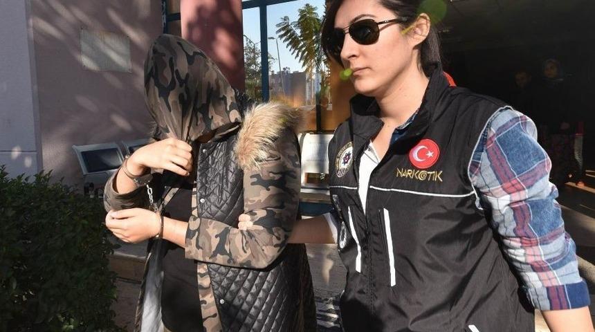 Aile G&ouml;r&uuml;nt&uuml;s&uuml; Altında Zehir Ticaretine Su&ccedil;&uuml;st&uuml;