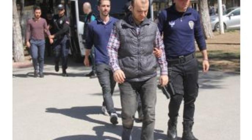 B&uuml;fedeki Telefonlar, Kripto Asker Fet&ouml;&rsquo;c&uuml;leri &Ccedil;&ouml;zd&uuml;