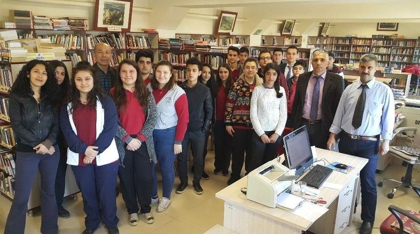 &Ouml;demiş Halk K&uuml;t&uuml;phanesi İzmir&rsquo;de İlk Sıralara Yerleşti