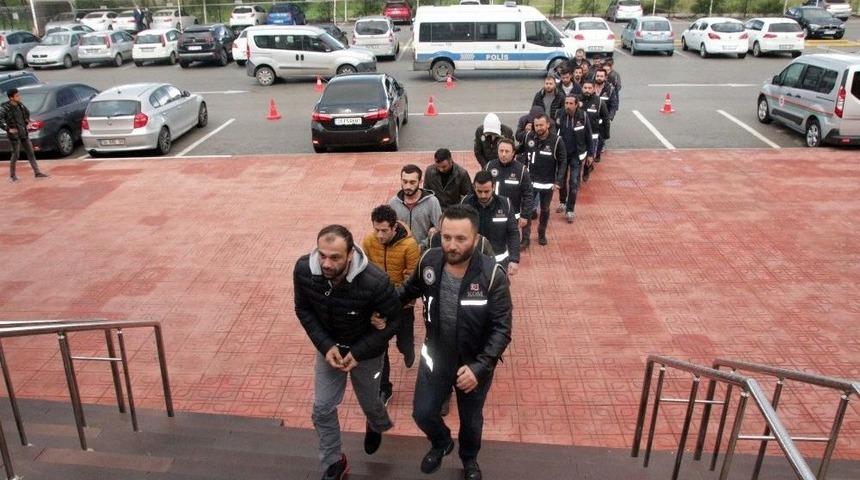 Fet&ouml;/pdy &Uuml;yelerini Yurt Dışına Ka&ccedil;ıran &Ccedil;ete &Ccedil;&ouml;kertildi