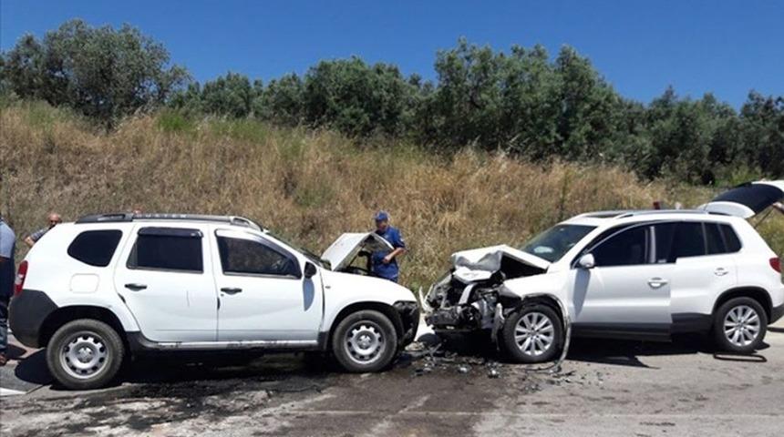 Erdek&rsquo;te 2 Ara&ccedil; Kafa Kafaya &Ccedil;arpıştı