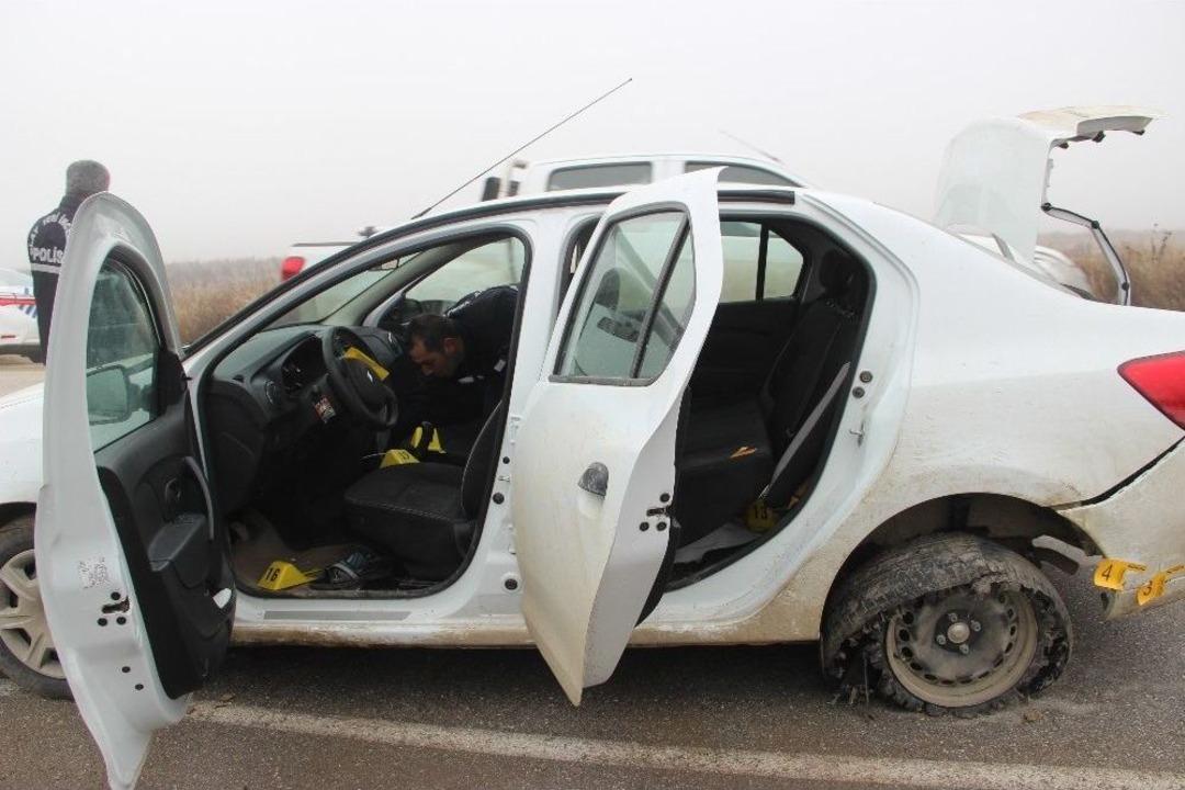 &rsquo;dur&rsquo; İhtarına Uymayan Ş&uuml;pheliler Polise Ateş A&ccedil;tı