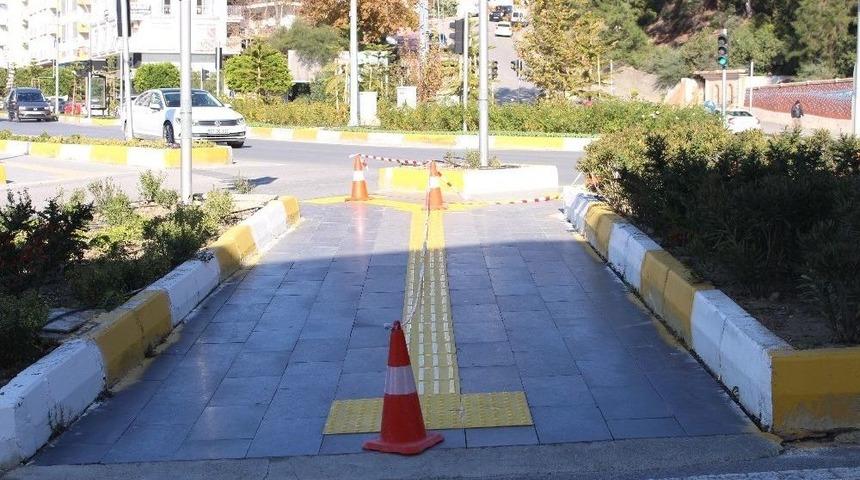 Manavgat&rsquo;ta Kaldırımlar Engelsiz Hale Getiriliyor