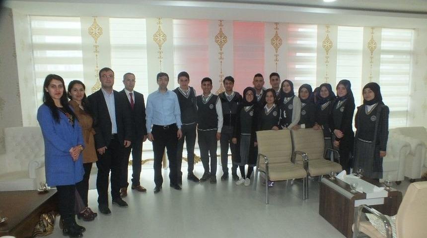 Yurtdışına Giden &Ouml;ğrencilerden Kaymakam Kırlı&rsquo;ya Ziyaret
