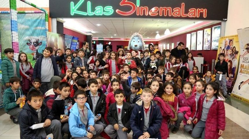 Aksaray Belediyesi &Ccedil;ocukları Sinema İle Buluşturuyor