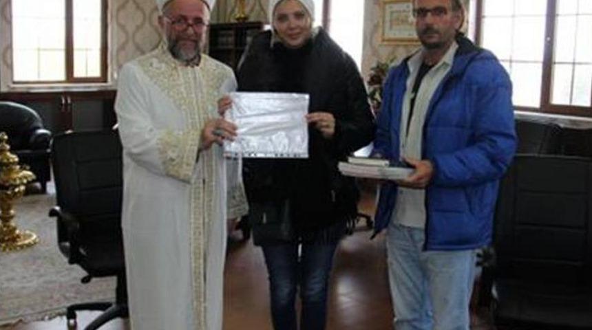 Ukrayna Ve G&uuml;rcistan Uyruklu İki Kadın M&uuml;sl&uuml;man Oldu