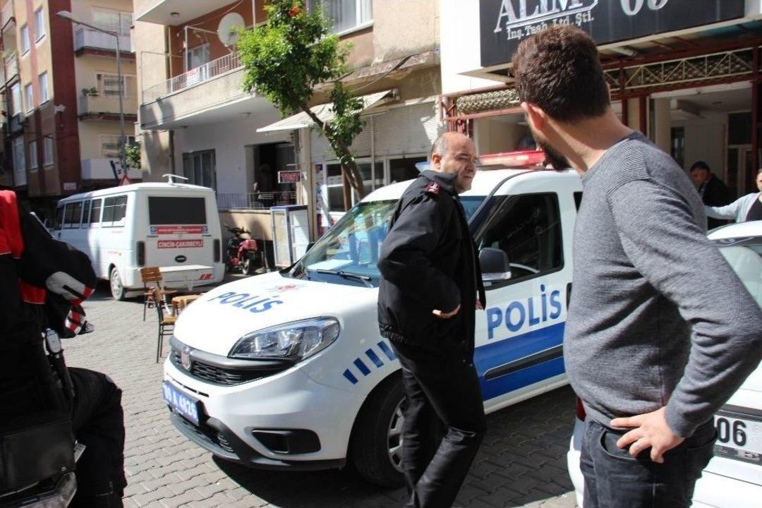 Cinnet Getiren Bir Kadın &Ccedil;ocuklarını Alim09 İnşaat&rsquo;ın B&uuml;rosuna Terk Edip Gitti