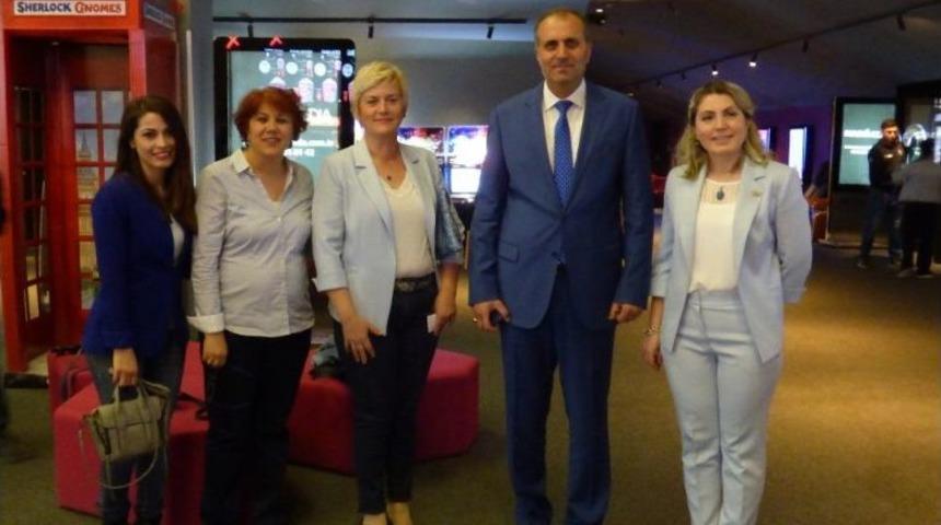 Farkındalık İ&ccedil;in Sinemada Buluştular