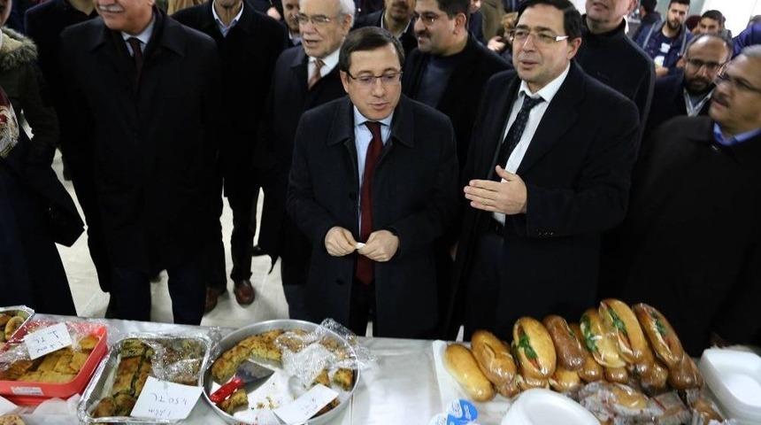 &Uuml;niversite Merkez Cami Yararına Kermes D&uuml;zenlendi