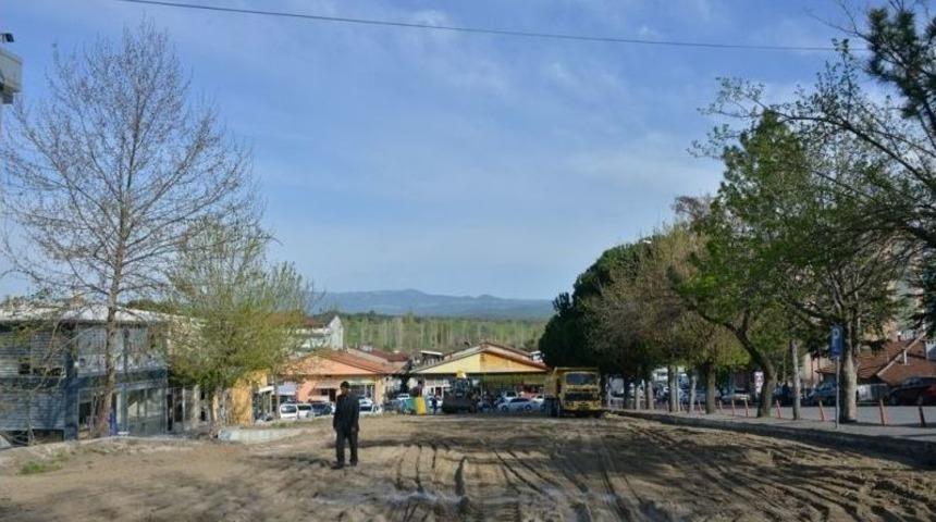 Gediz Belediyesi&rsquo;nden Yol Ve Otopark D&uuml;zenleme &Ccedil;alışması