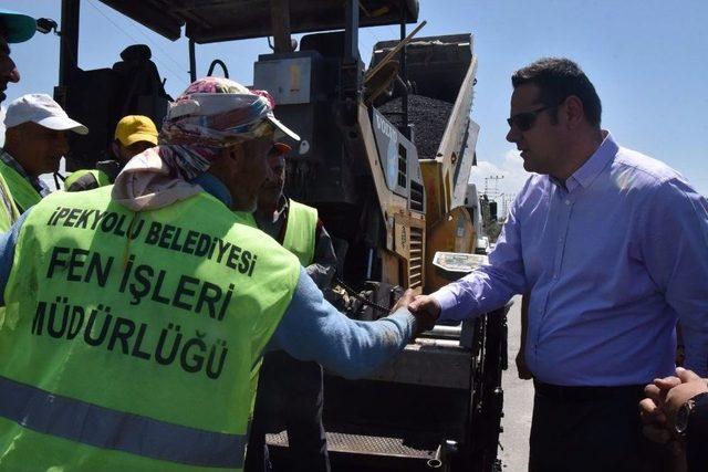 İpekyolu Belediyesinden Yol Asfaltlama Çalışması