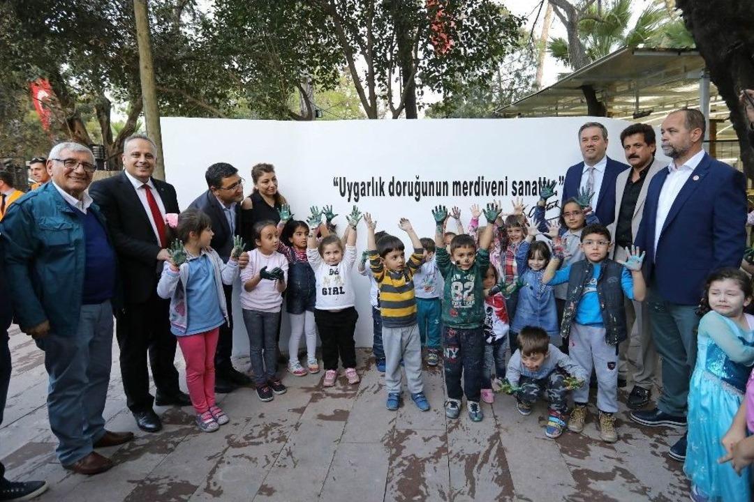 Buca&rsquo;da Yollar Sevgiye &Ccedil;ıkıyor