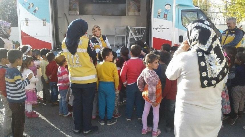 Minik &Ouml;ğrencilere &lsquo;yaşama Yol Ver&rsquo; Projesi Anlatıldı