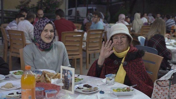 Başkan Edebali ‘ideal Gençlik Hareketi’ Üyeleri İle Bir Araya Geldi G5