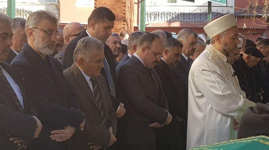 Başkan Memduh B&uuml;y&uuml;kkılı&ccedil;&rsquo;ın Eniştesi Son Yolculuğuna Uğurlandı