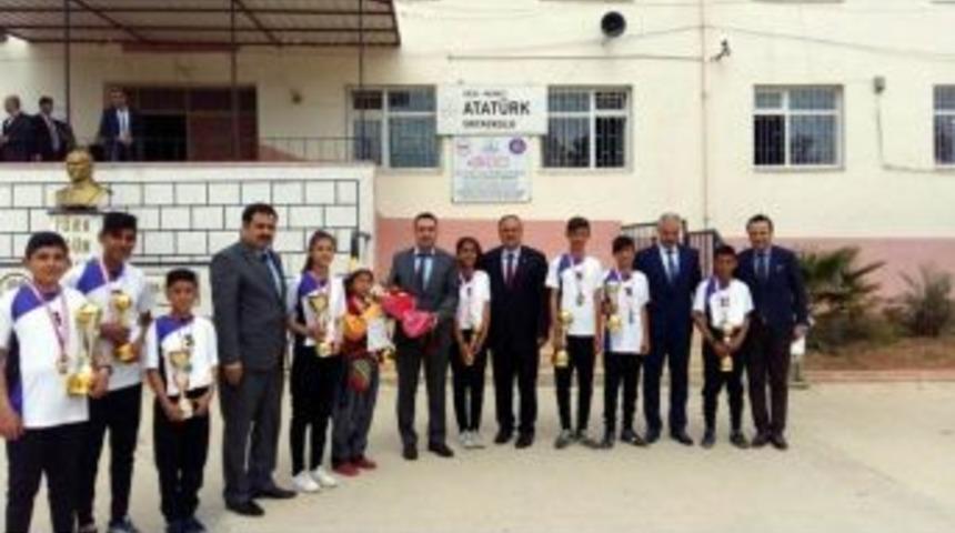 Yarışma Ve Şampiyonalara Katılacak Öğrencilere Moral Ziyareti