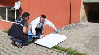 Annesi Elbise Asarken Balkondan Düşen Çocuk Ağır Yaralandı