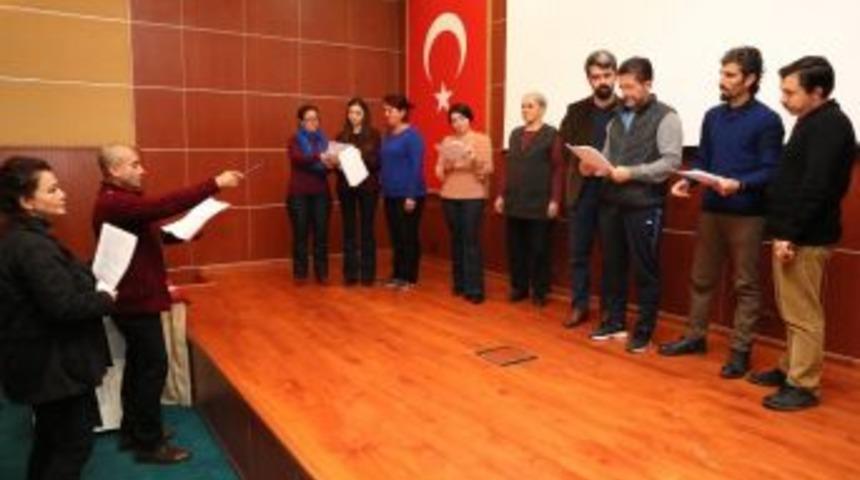 B&uuml;y&uuml;kşehir Belediyesi&rsquo;nin &Uuml;cretsiz Tiyatro Kursları Devam Ediyor