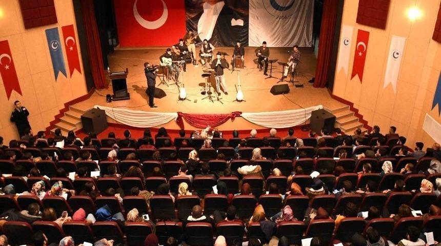 M&uuml;zikseverler Halk M&uuml;ziği Ezgileri Konserinde Buluştu