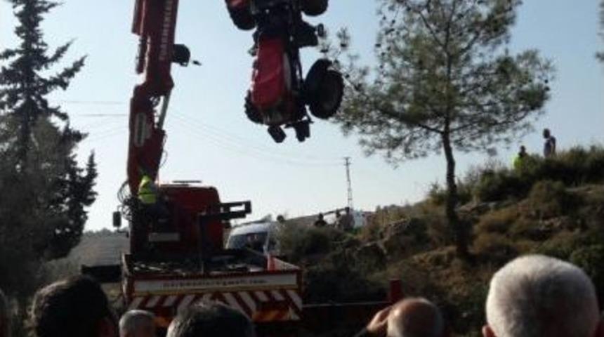 Trakt&ouml;r&uuml;n Altında Kalan S&uuml;r&uuml;c&uuml; Hayatını Kaybetti