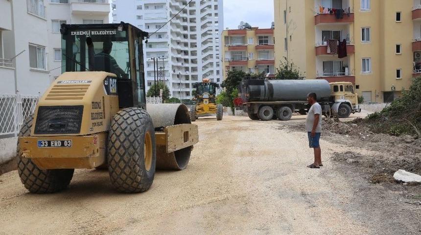 Erdemli&rsquo;de Asfalt &Ccedil;alışmaları Devam Ediyor