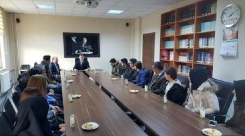 &Ouml;d&uuml;ll&uuml; &Ouml;ğrenciler Kamakam Girgin&rsquo;i Ziyaret Etti