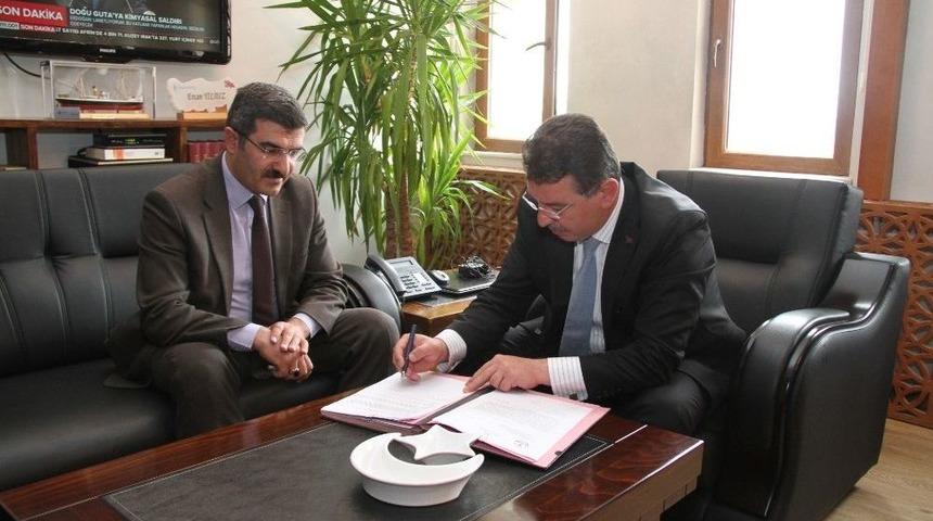 Erzimder İle Milli Eğitim Arasında