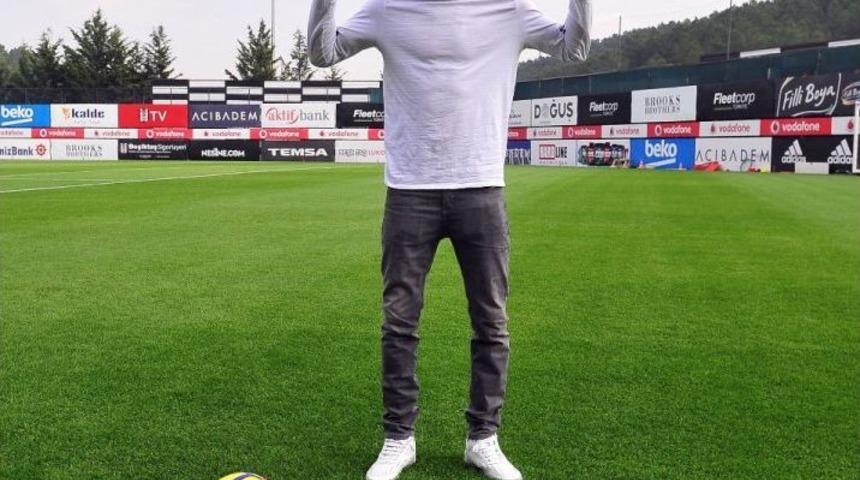 Atiba, Kanada&rsquo;da 6. Kez Yılın Erkek Futbolcusu Se&ccedil;ildi