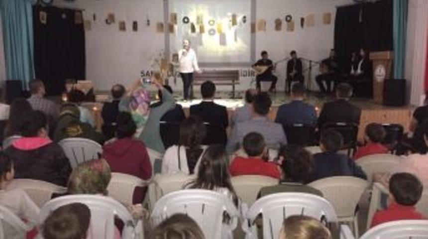 Kabad&uuml;z&rsquo;de &Ouml;ğrencilerden Şiir Dinletisi