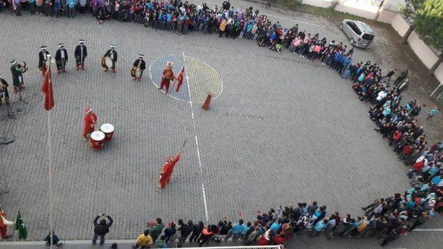 Öğrencilere Mehteran Gösterisi