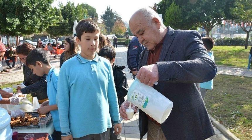 Başkan Karaçelik’ten Yerli Malı Haftası İkramı