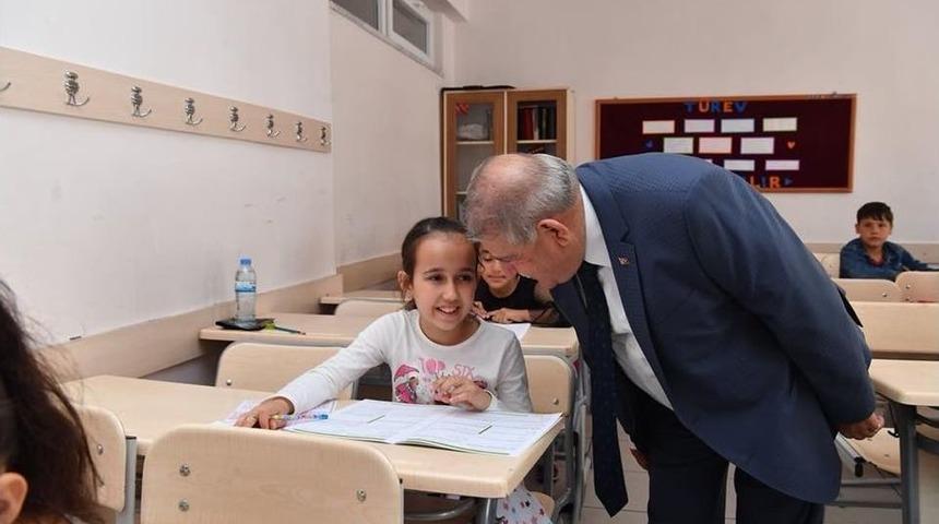 “kahramanmaraş Bilgiyle Buluşuyor” Projesi İle Öğrencilere Kitap Desteği