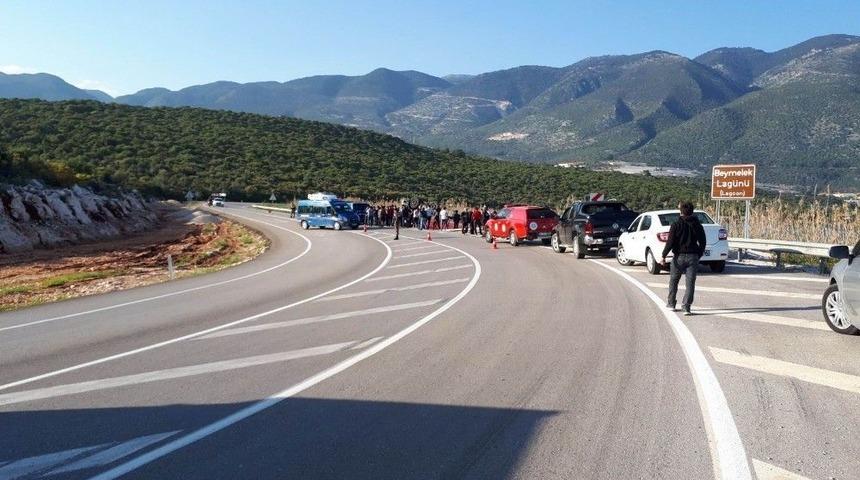 Antalya&rsquo;da &Ouml;ğrencilerin Otostopu Acı Bitti